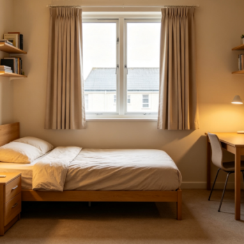 Quiet, Private, and Furnished Student Accommodation (Suitable for Long-Term Stays)