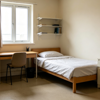 Compact, Self-Contained Room for University Students (Immediate Availability)